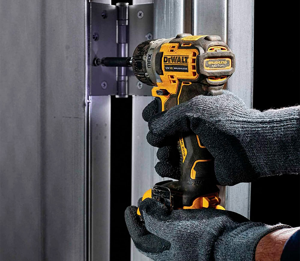 Шуруповерт аккумуляторный DEWALT DCF601D2 10.8В 2.0Ач-6
