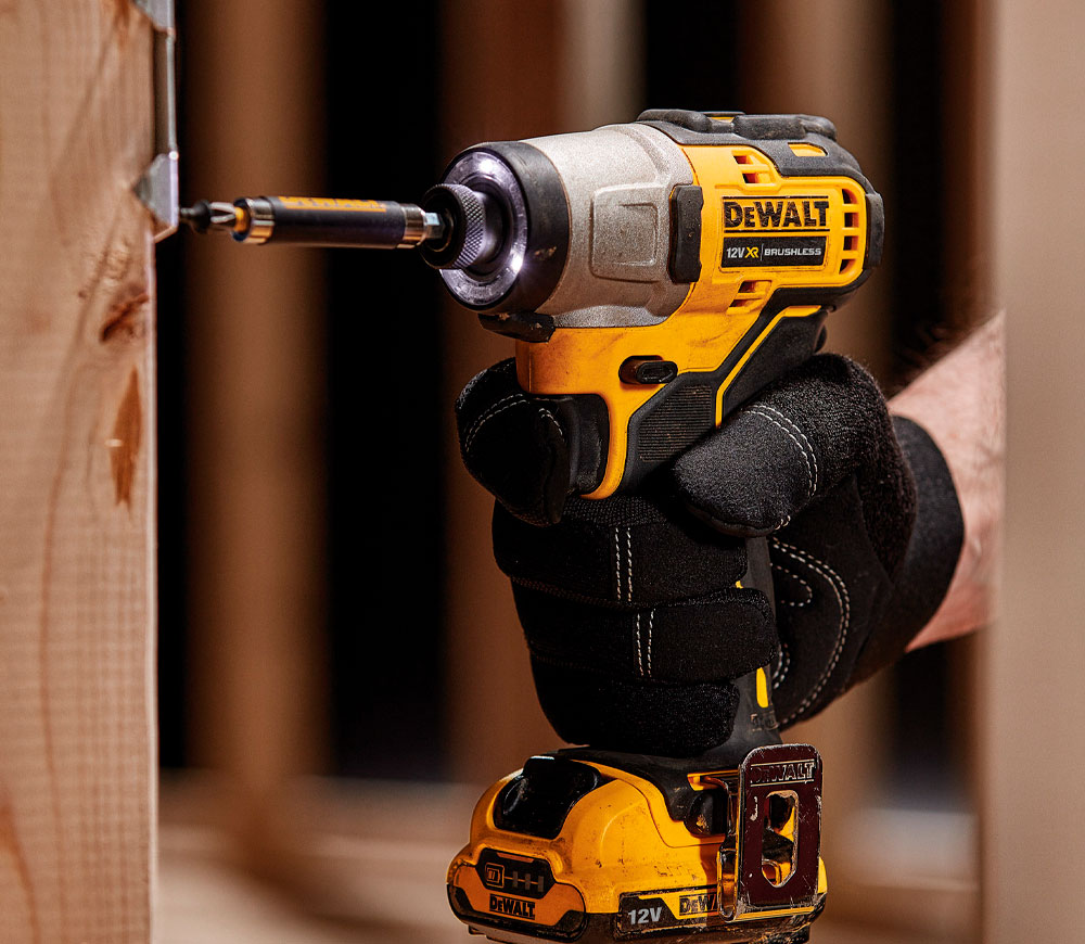 Mașină de înșurubat cu acumulator DEWALT DCF801D2-QW 12V 2.0Ah-6