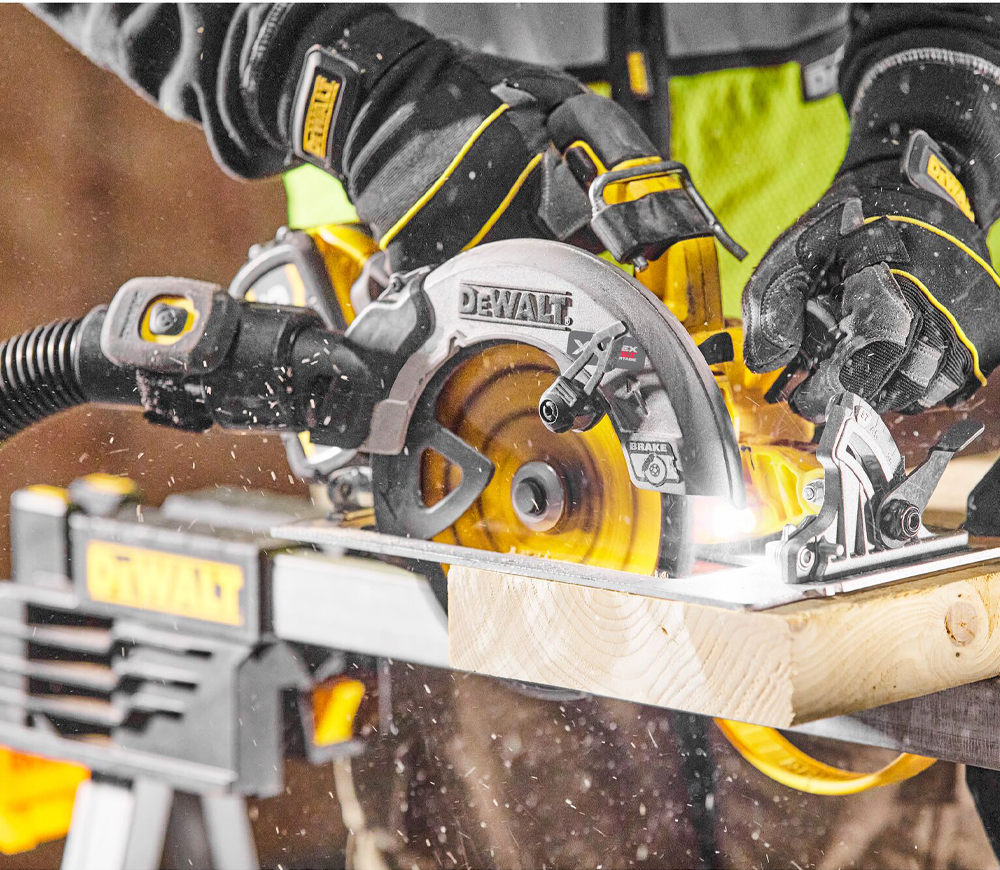 Дисковая пила аккумуляторная (без аккумуляторов) DEWALT DCS573NT 190мм 54В-6