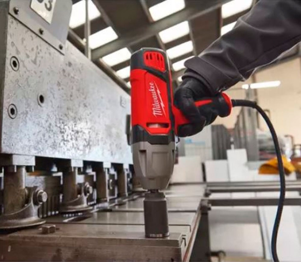 Гайковерт Milwaukee IPWE400R 725вт 400Нм-12