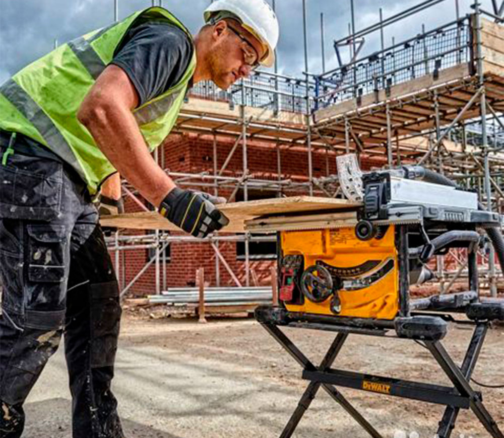 Торцовочная пила DEWALT DWE7485 1850вт 210мм-7