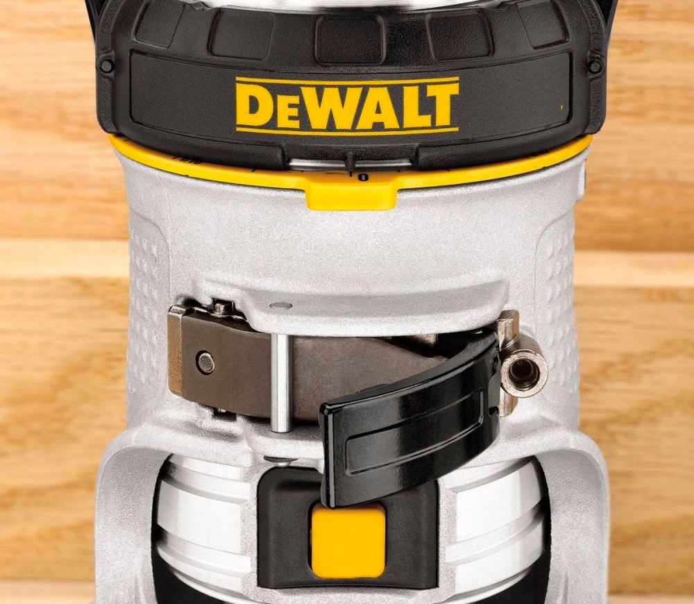 Фрезер DEWALT D26200 900вт-4