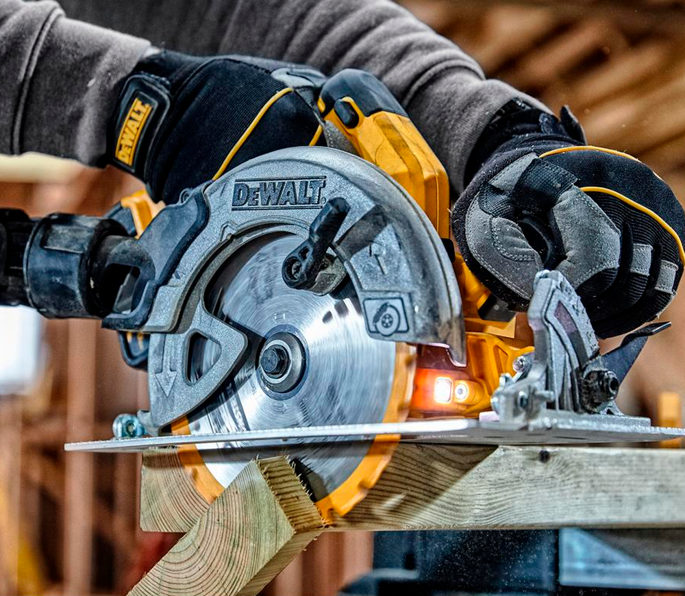 Дисковая пила аккумуляторная (без аккумуляторов) DEWALT DCS570N 184мм 18В-4