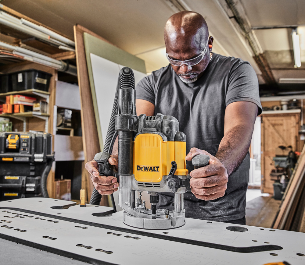 Mașină de frezat DEWALT DWE625KT 2300w-2