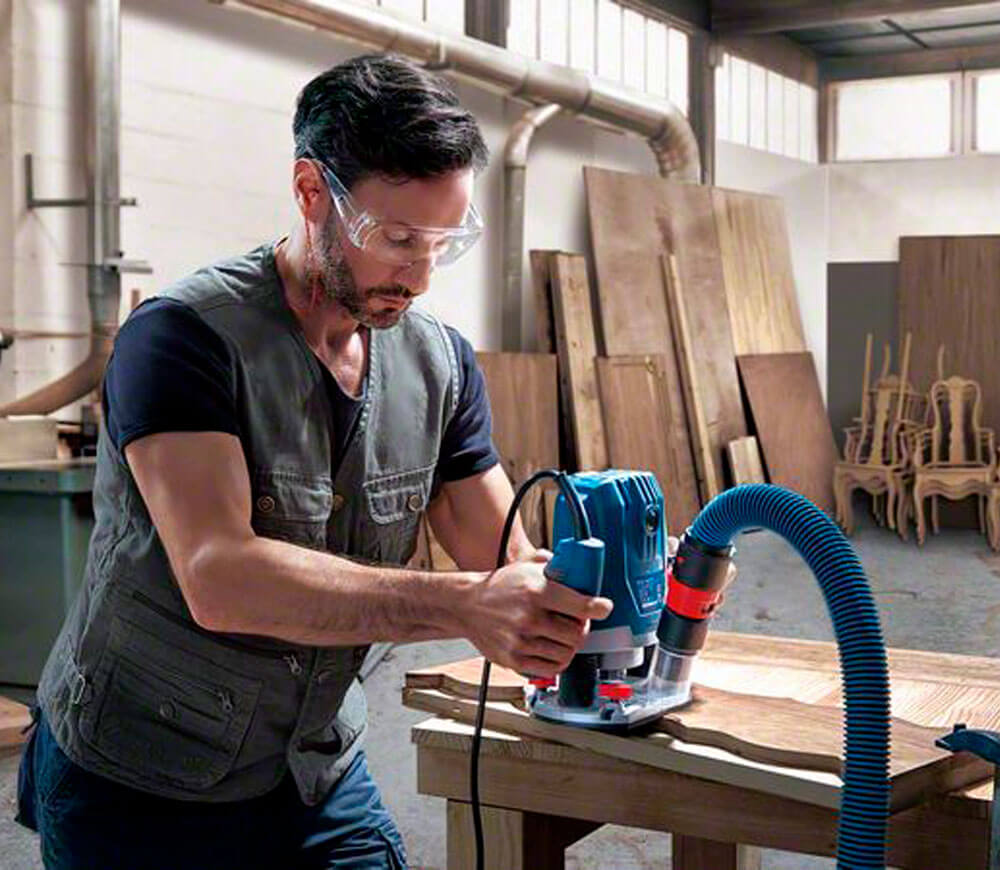 Фрезер BOSCH GOF 130 1300вт-7