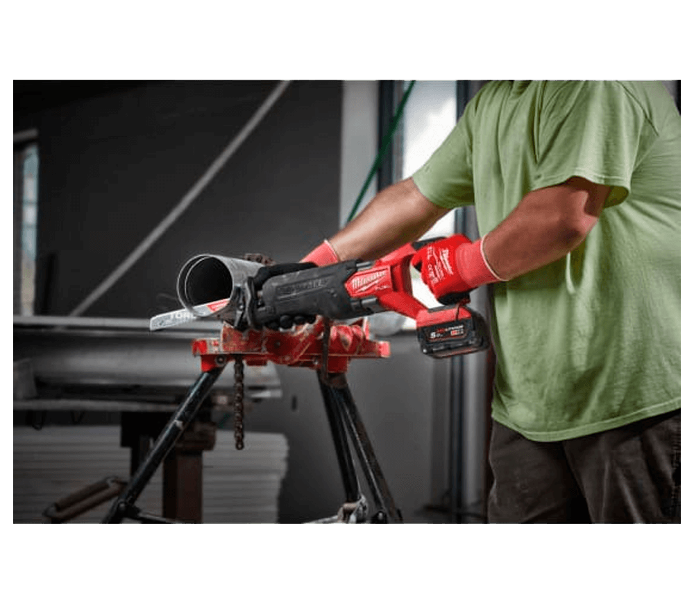 Fierăstrău sabie cu acumulator (fără baterii) MILWAUKEE M18FSZ-0X 18V-10