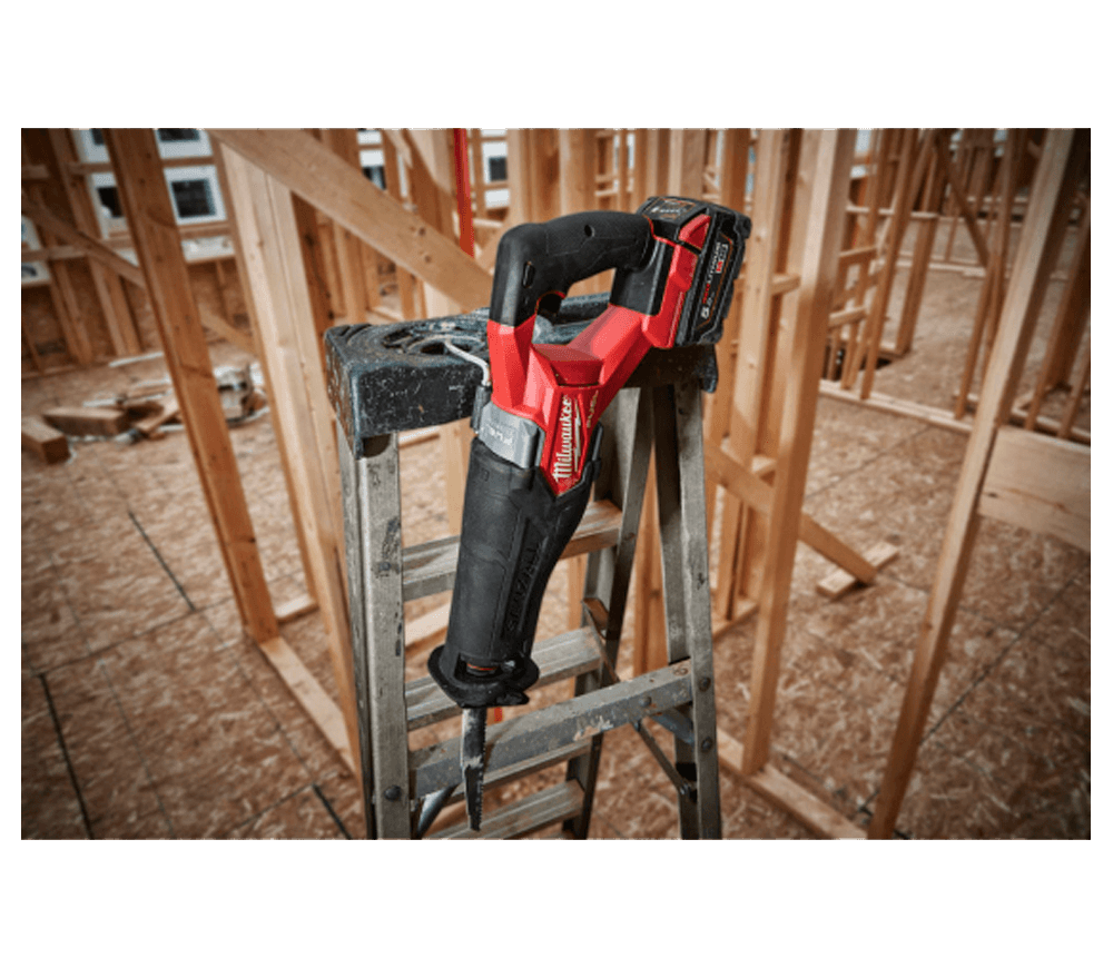 Fierăstrău sabie cu acumulator (fără baterii) MILWAUKEE M18FSZ-0X 18V-6