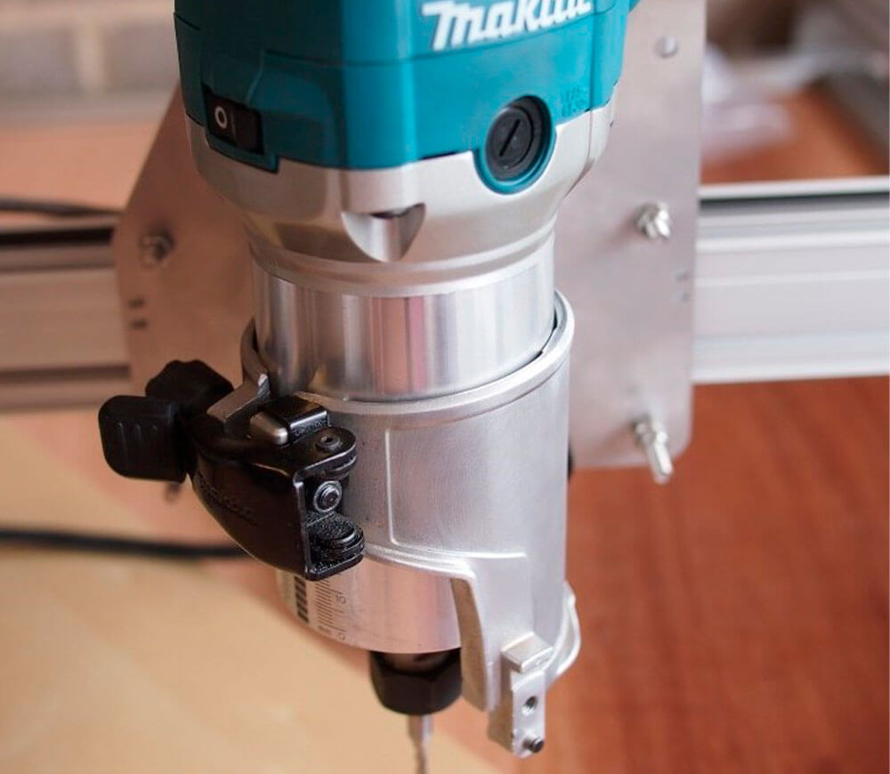 Mașină de frezat MAKITA RT0702CX2 710w-12