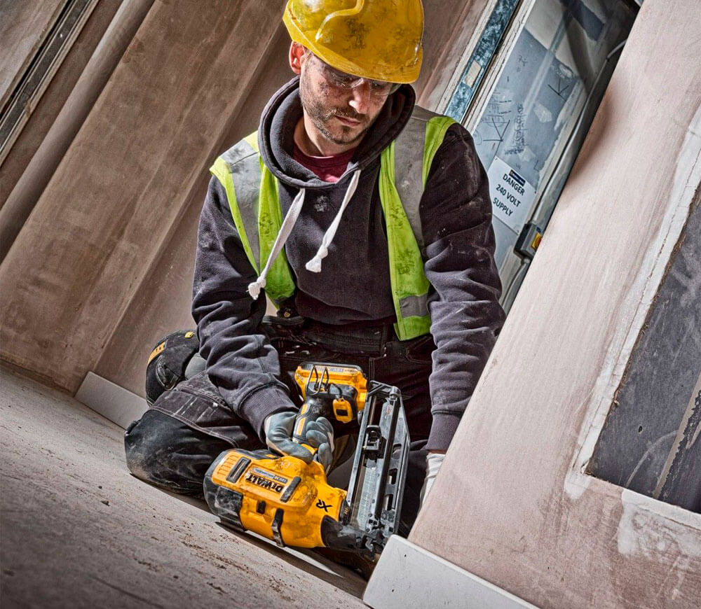 Pistol de bătut cuie cu acumulator DEWALT DCN660D2 18V 2Ah-7