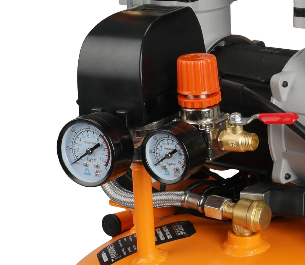 Compresor fără ulei HOTECHE A832610 135l/min 9L-3