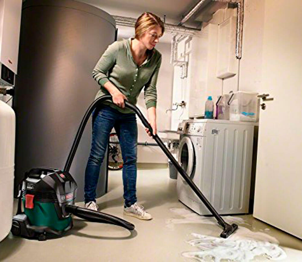 Aspirator industrial BOSCH Universal Vac 15 1000w 230mbar 15L-9