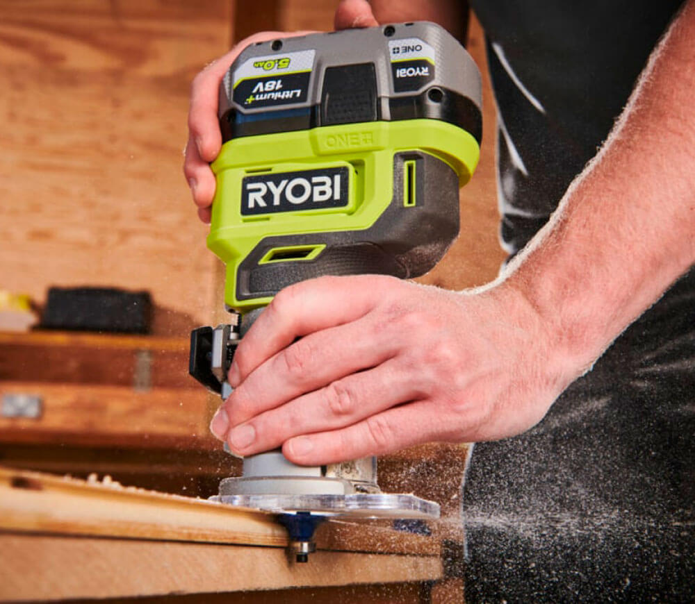Mașină de frezat cu acumulator (fără baterii) RYOBI RTR18-0 6mm 18V-4