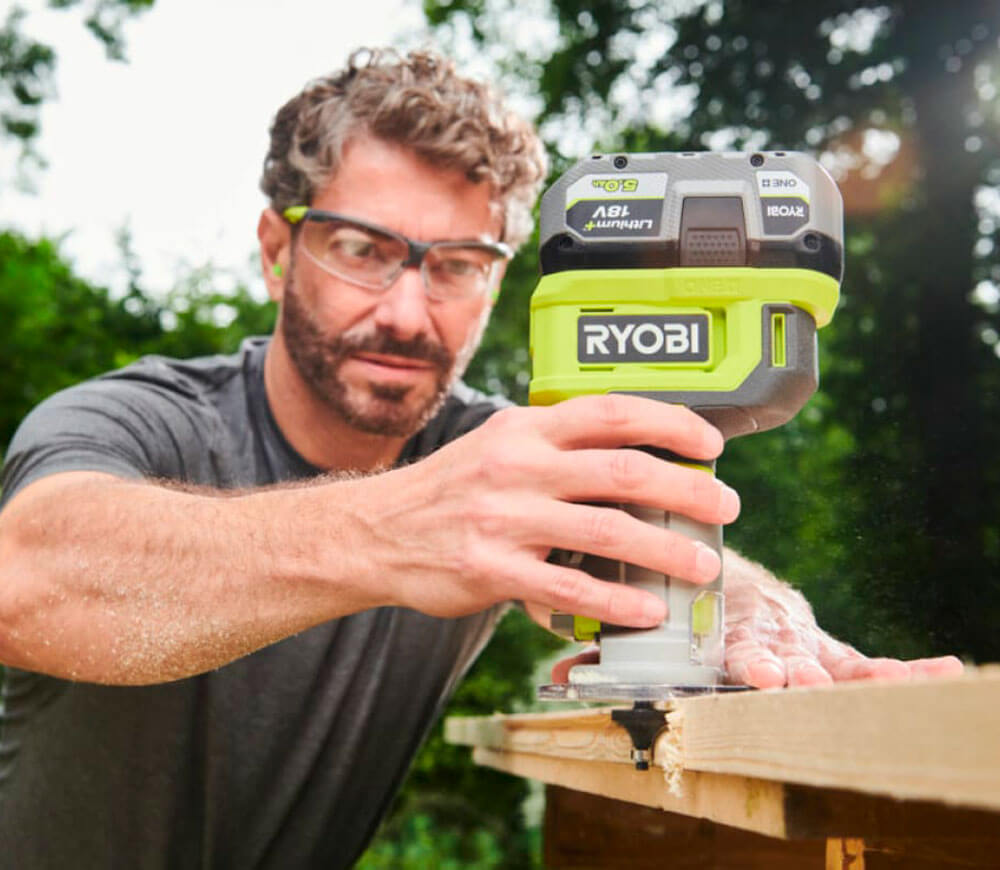 Mașină de frezat cu acumulator (fără baterii) RYOBI RTR18-0 6mm 18V-6