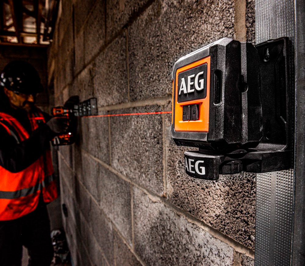 Nivelă cu laser AEG CLR215-B 2fascicole 15m-5
