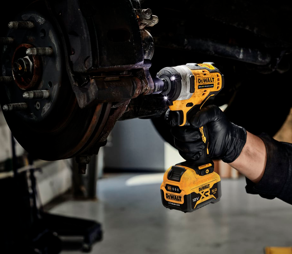 Mașină de înșurubat cu impact DEWALT DCF901P1G  500Nm-6