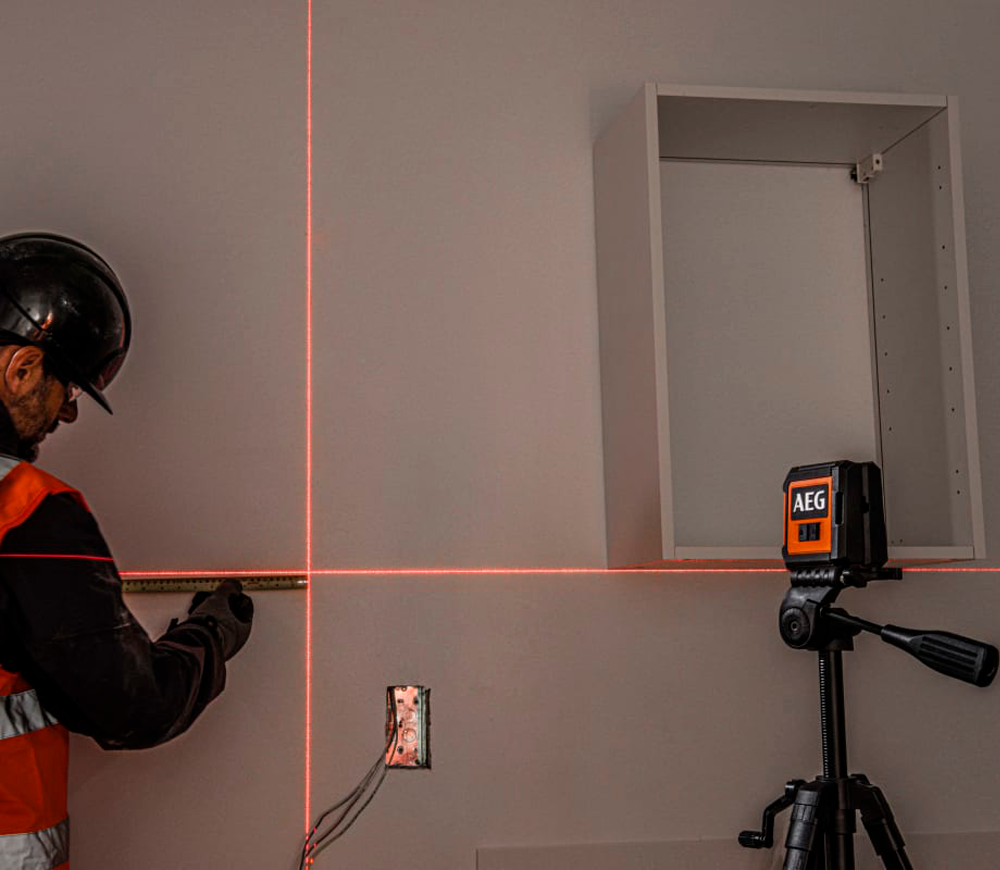 Nivelă cu laser AEG CLR215-B 2fascicole 15m-6