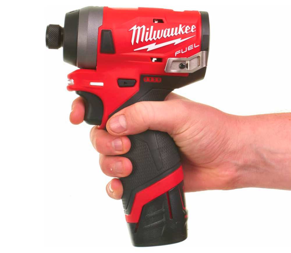 Шуруповерт аккумуляторный (без аккумуляторов) MILWAUKEE M12FID-0 12В-5