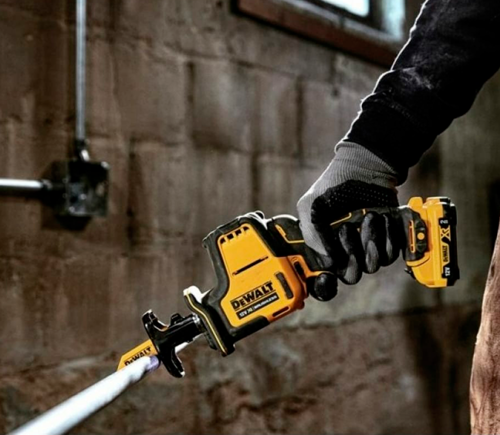Fierăstrău sabie cu acumulator (fără baterii) DEWALT DCS312NT 12V-5