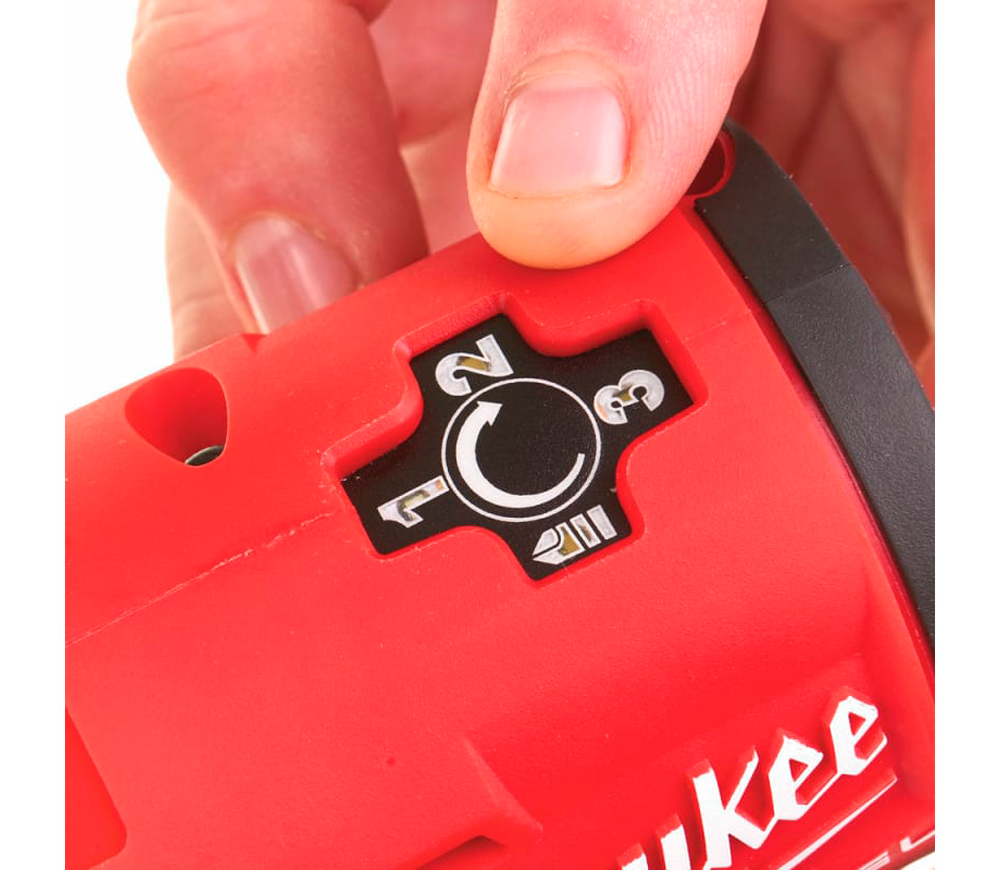 Шуруповерт аккумуляторный (без аккумуляторов) MILWAUKEE M12FID-0 12В-6