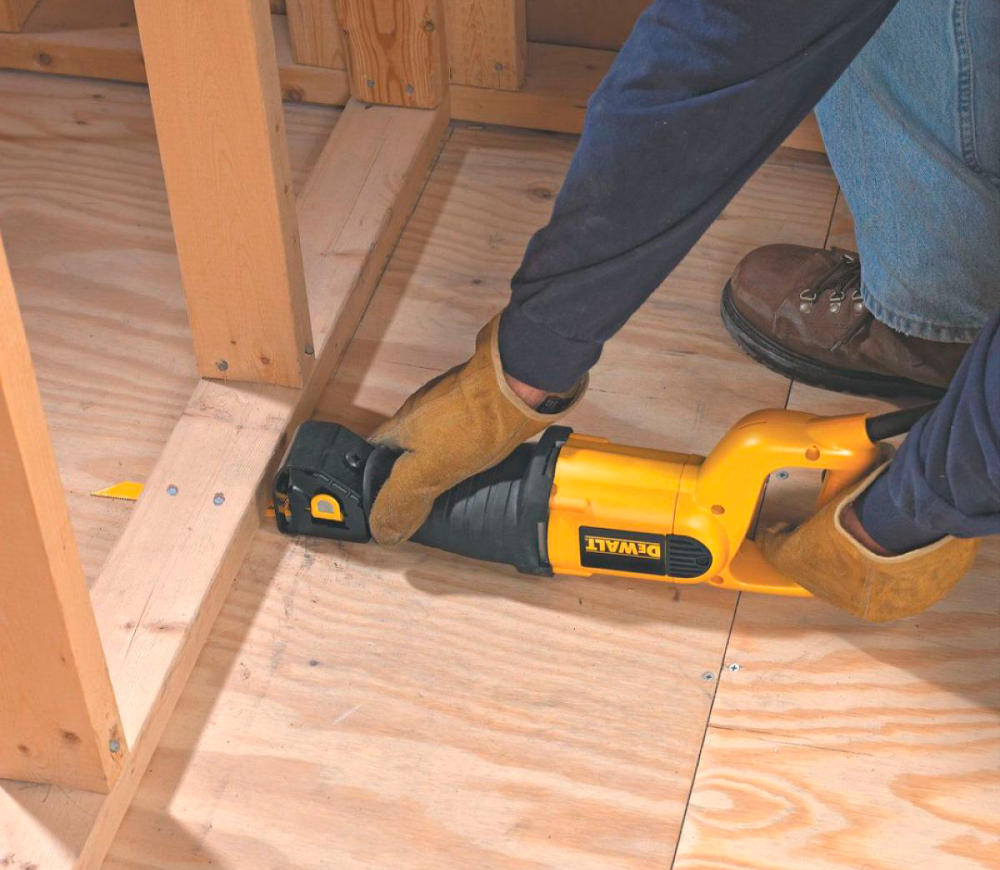 Fierăstrău sabie DEWALT DWE305PK-QS 1100w-7
