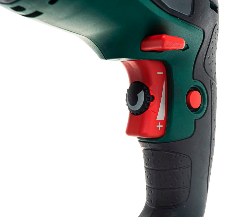 Дрель ударная BOSCH UniversalImpact 700  701вт-8