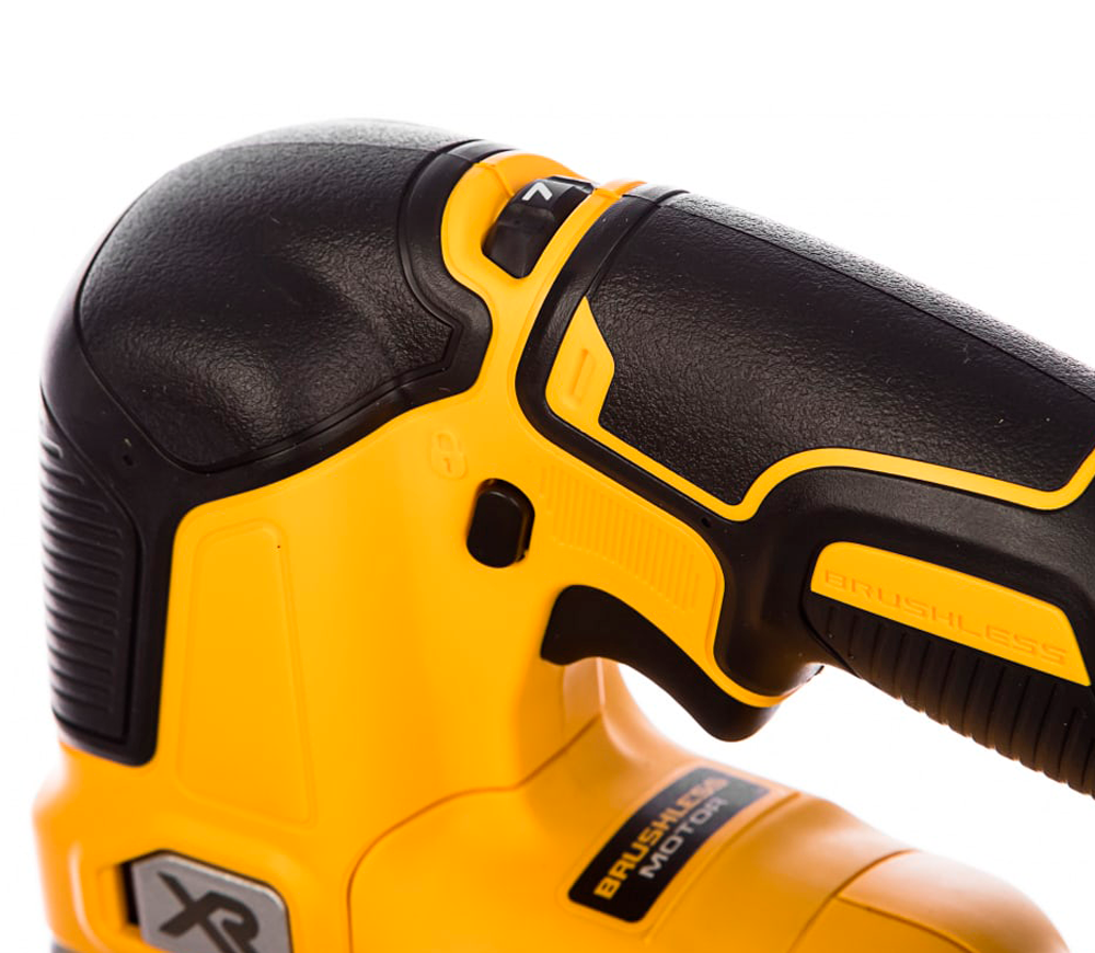 Fierăstrău pendular cu acumulator (fără baterii) DEWALT DCS334N 18V-4