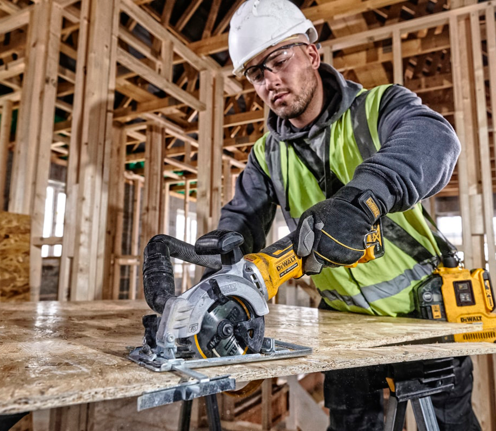 Дисковая пила аккумуляторная (без аккумуляторов) DEWALT DCS571NT 115мм 18В-7