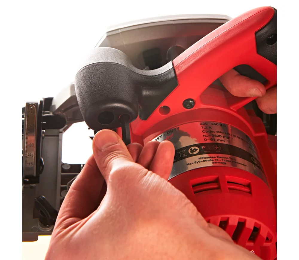 Fierăstrău circular MILWAUKEE CS60 1600w 184mm-10