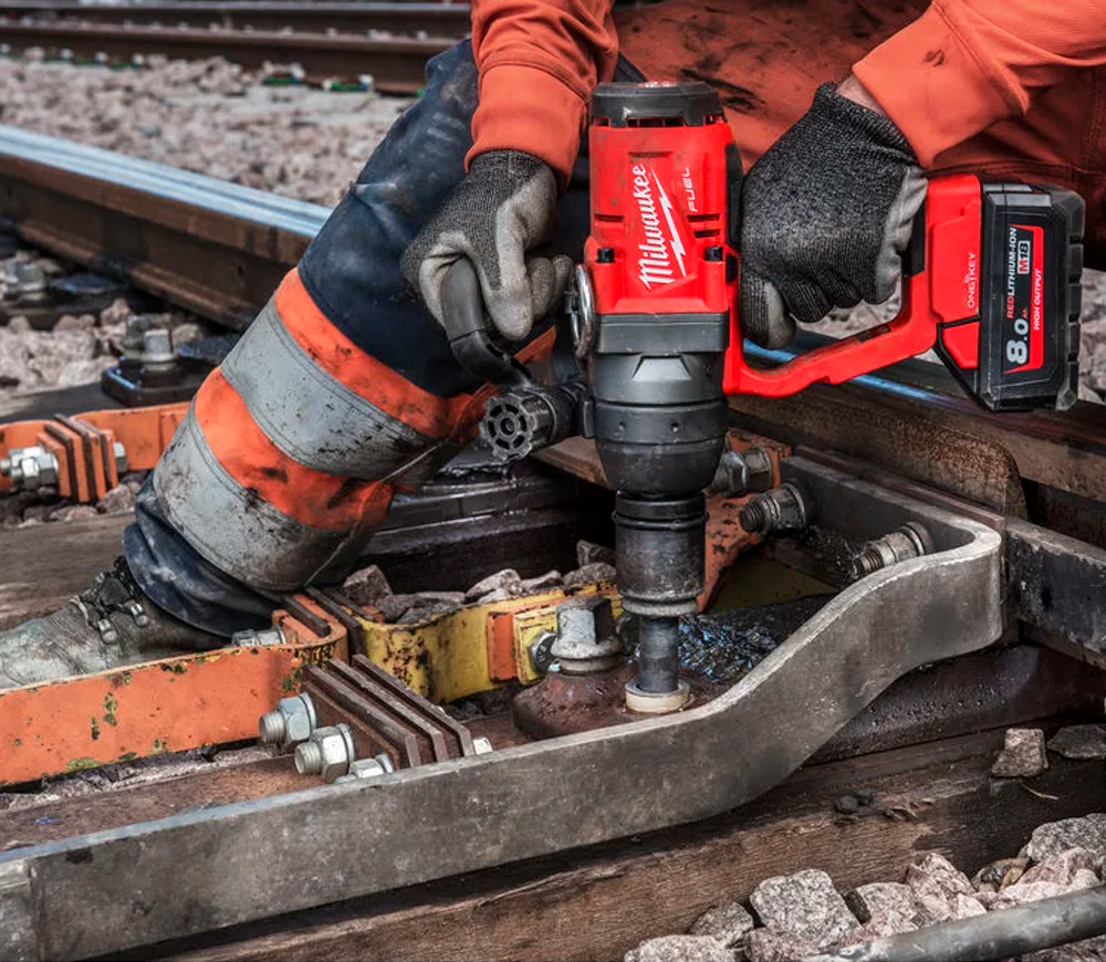 Mașină de înșurubat fără fir cu impact (fără bat) MILWAUKEE M18 ONEFHIWF1-802X ONE-KEY 2400Nm-9