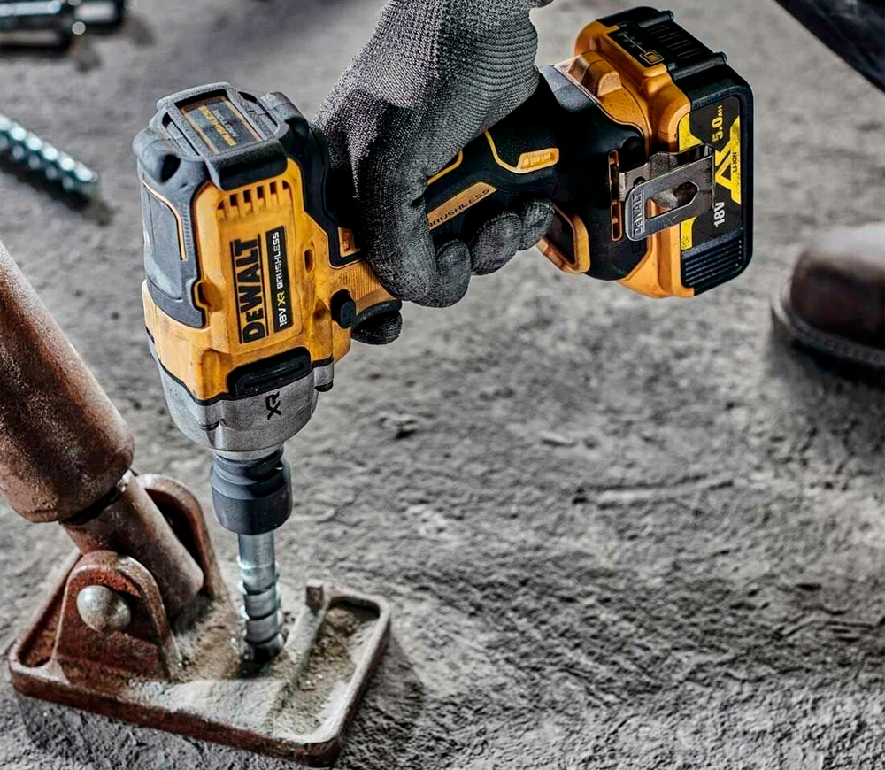 Гайковерт аккумуляторный (без АКБ) DEWALT DCF892NT-XJ  1084Нм-4
