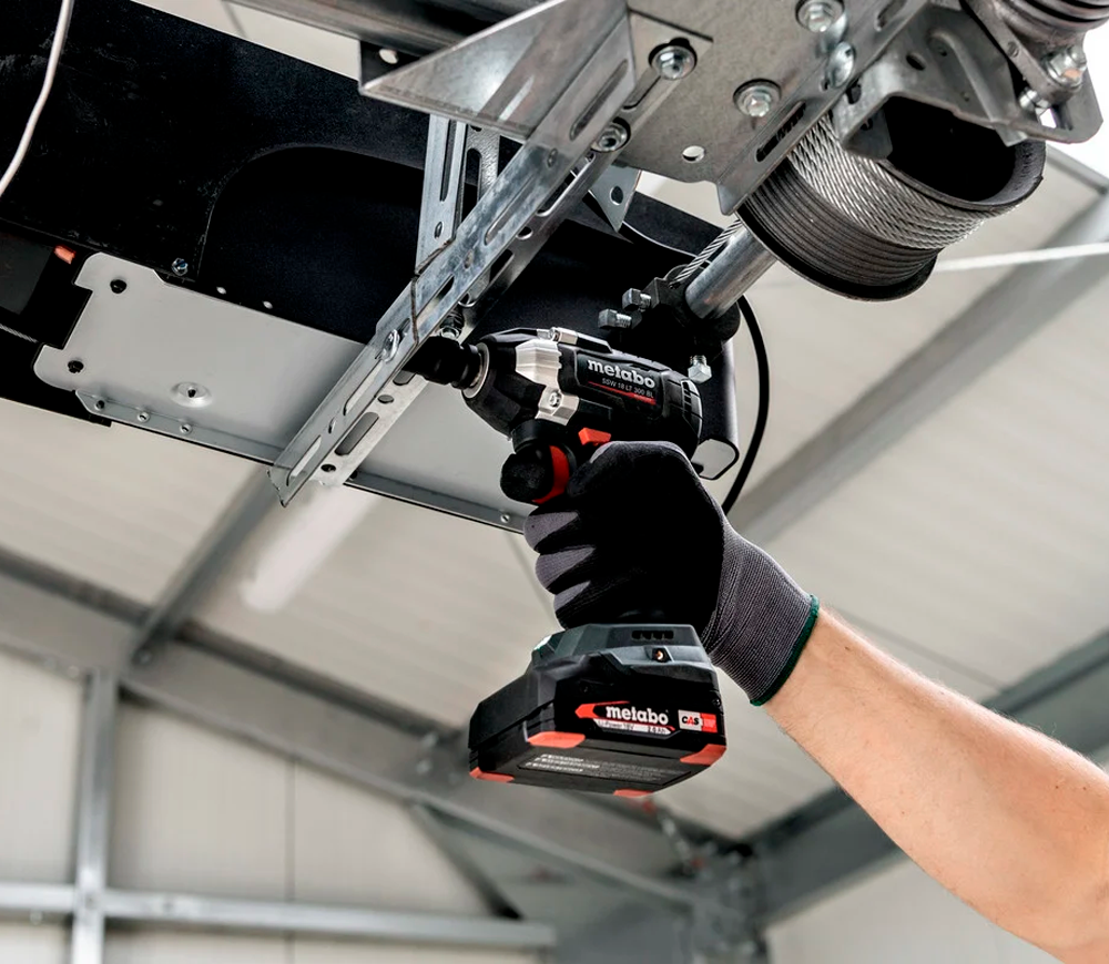 Mașină de înșurubat cu impact cu acumulator (fără bat) METABO METABO SSW 18 LT 300 BL 300Nm-4