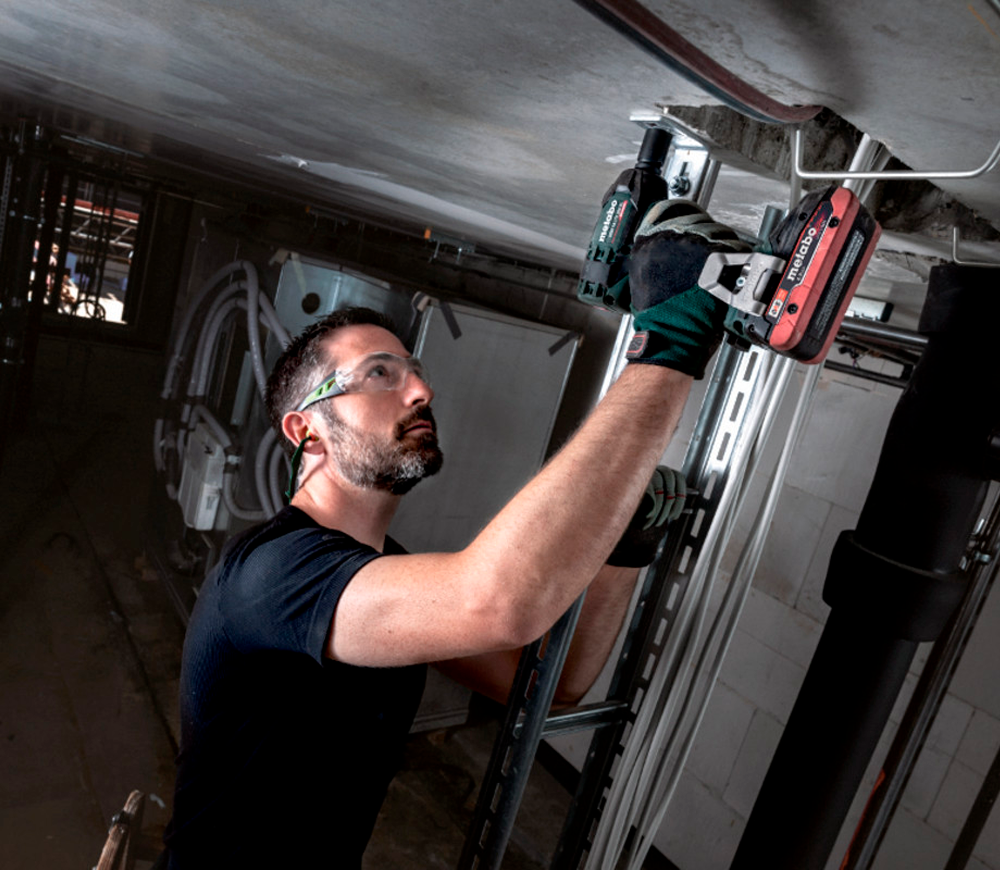 Mașină de înșurubat cu impact cu acumulator (fără bat) METABO SSW 18 LTX 300 BL 300Nm-3