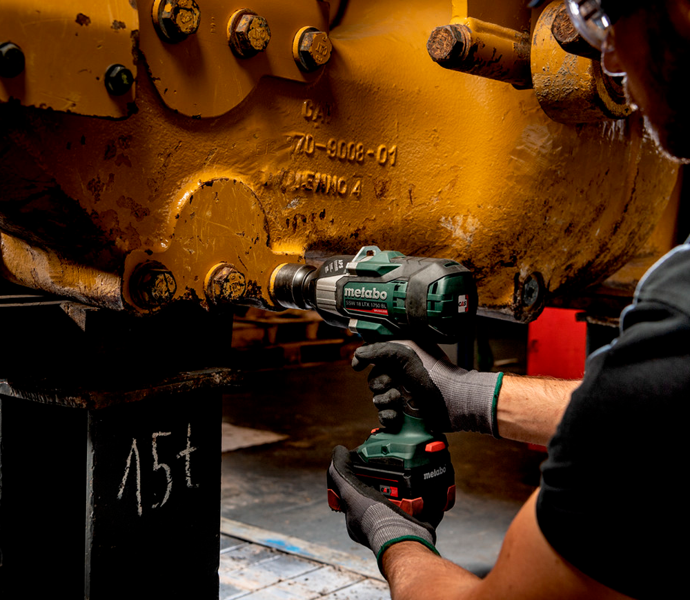 Mașină de înșurubat cu impact cu acumulator (fără bat) METABO SSW 18 LTX 1750 BL 1750Nm-3