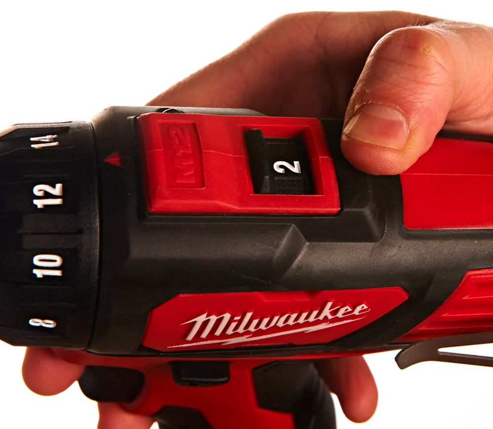 Шуруповёрт аккумуляторный MILWAUKEE M12 2BDD-201C 12В 2Ач-5