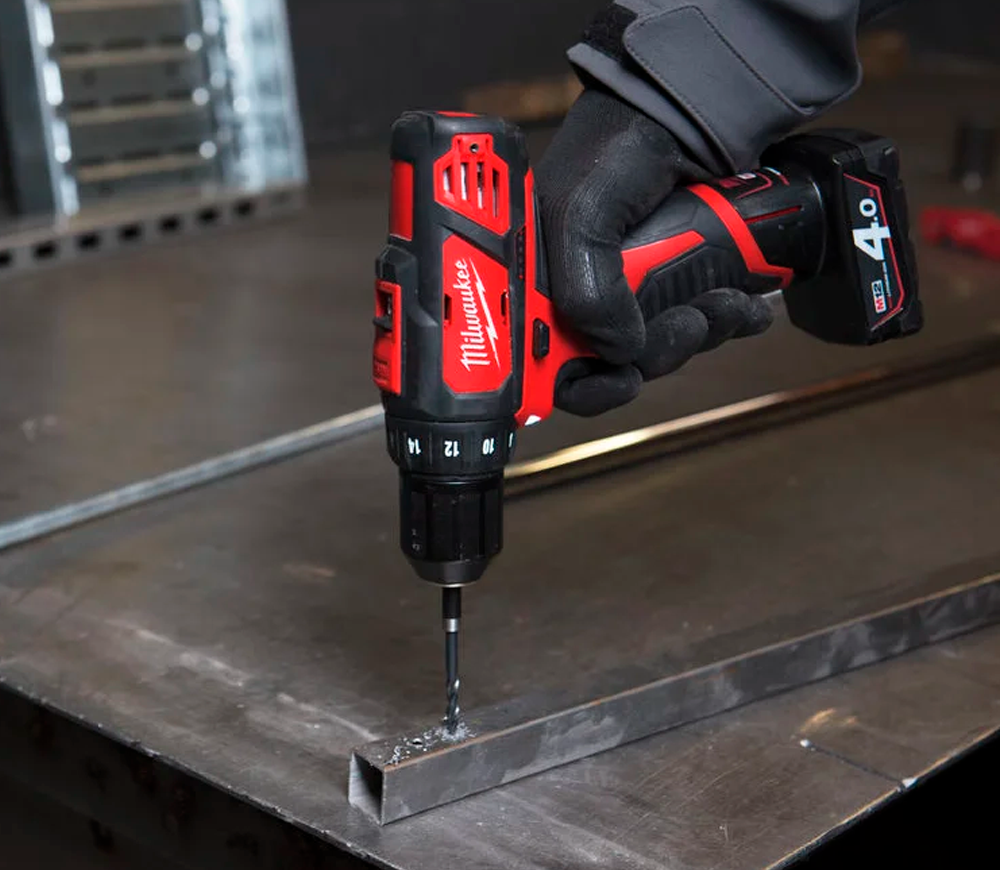 Шуруповёрт аккумуляторный MILWAUKEE M12 2BDD-201C 12В 2Ач-7