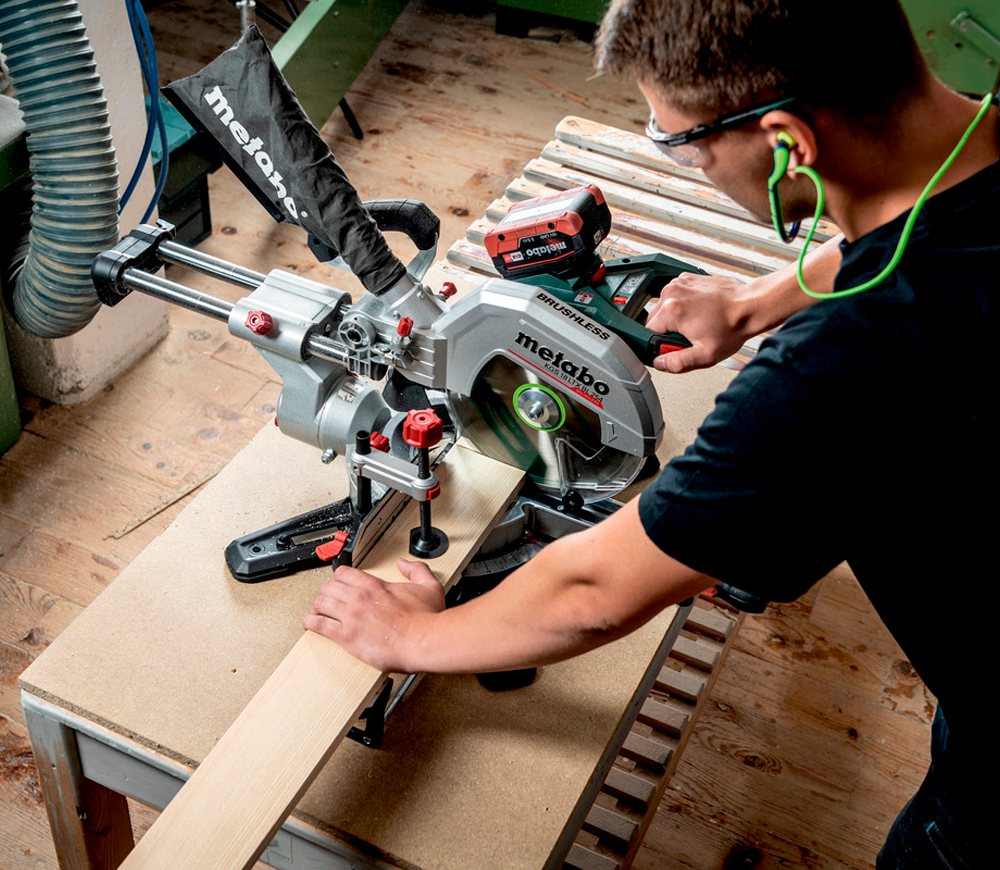 Fierăstrău  circular staționar fără fir METABO KGS 18 LTX BL 254 18V 4Ah 254mm-4