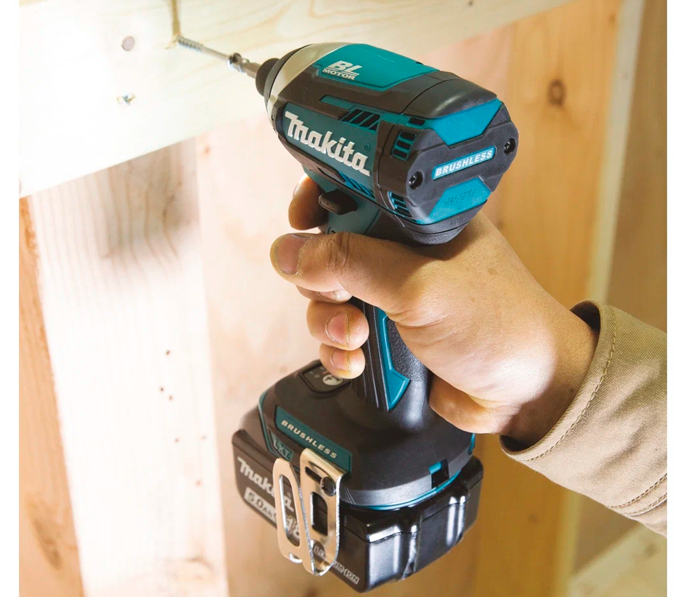 Винтовёрт аккумуляторный (без АКБ) MAKITA DTD154Z 18-6
