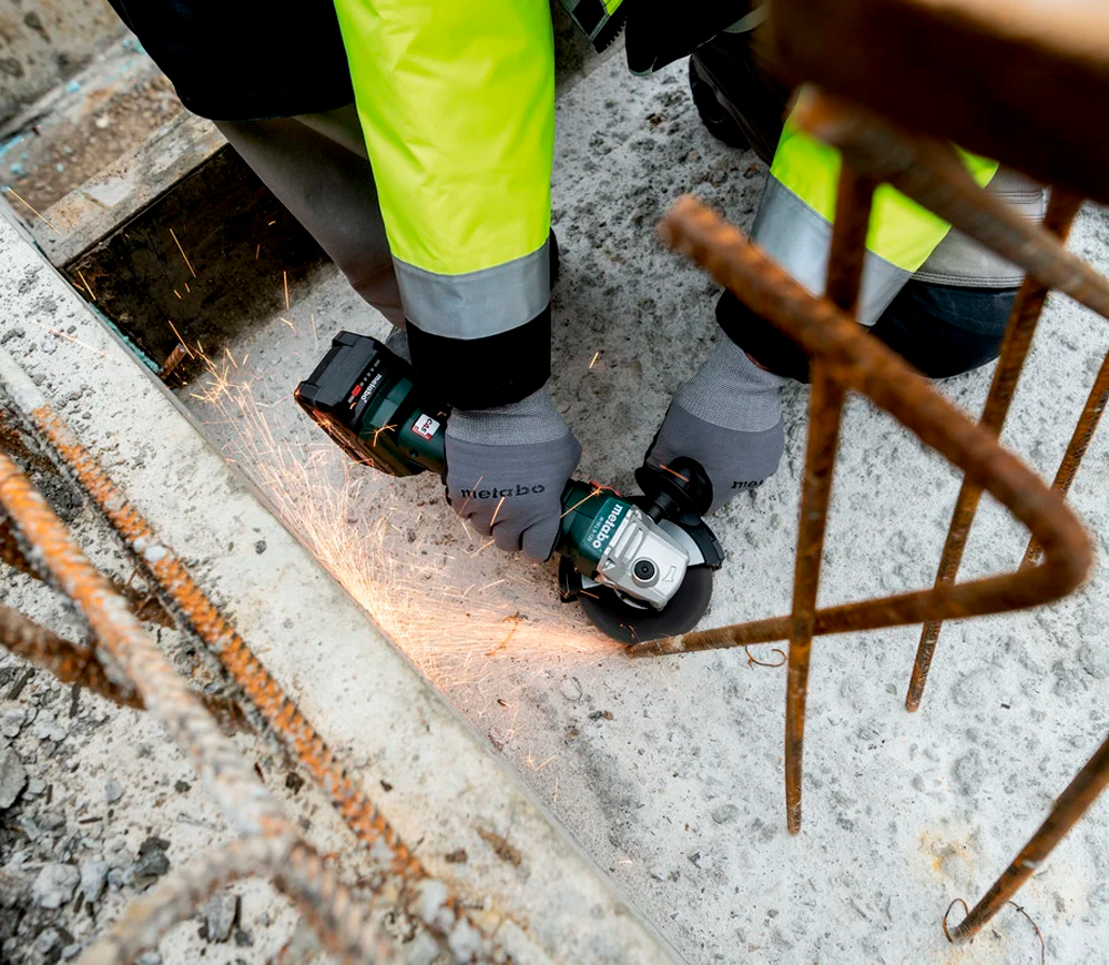 Угловая шлифмашина аккумуляторная (без АКБ) METABO W 18 L 9-125 Quick 125мм 18В-5