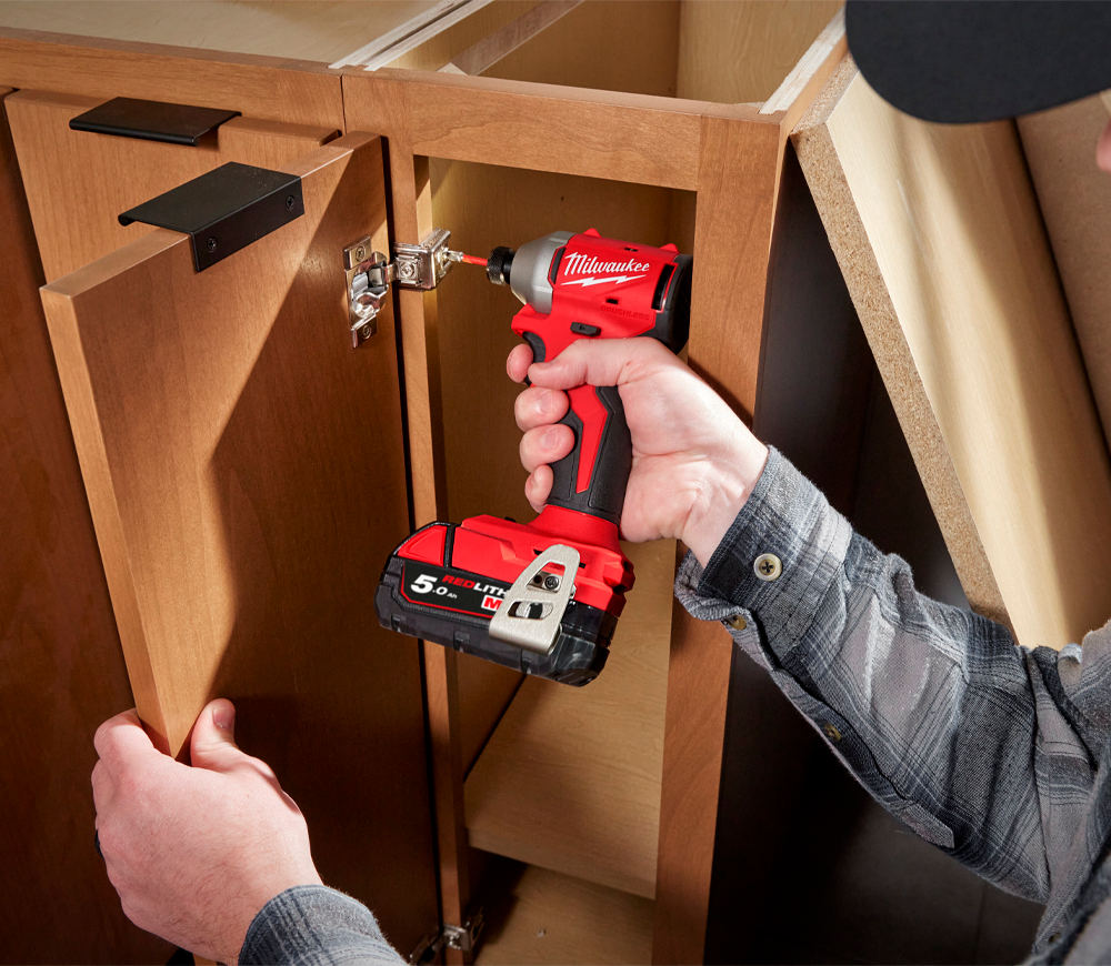 Șurubelnița cu acumulator сu impact (fără bat.) MILWAUKEE M18 BLIDR-0X 18V-8