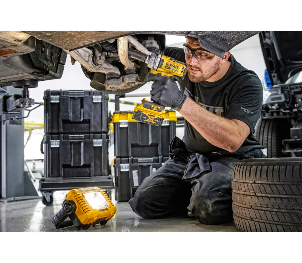 Lanternă construcții cu acumulator (fără bat) DEWALT DCL077-XJ 2000lm 18V-6