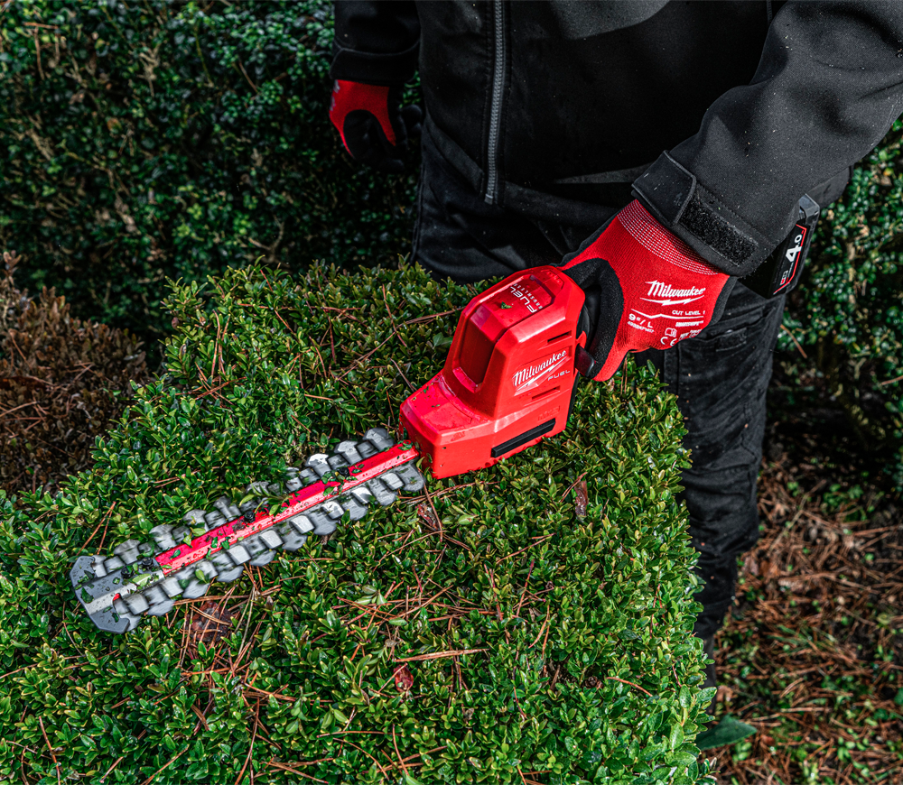 Trimmer gard viu cu acumulator (fără bat) MILWAUKEE M12FHT20-0 200mm 12V-8