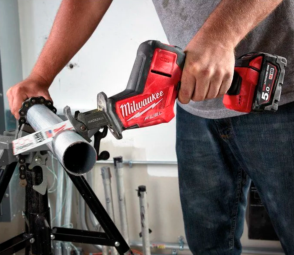 Fierăstrău sabie cu acumulator (fără bat) MILWAUKEE M18 FHZ-0X 18V-4