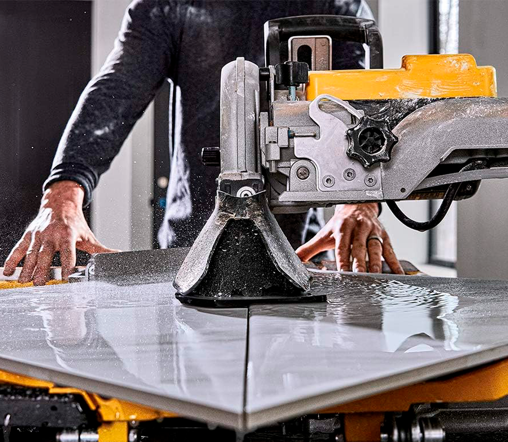 Плиткорез электрический 1600вт 610мм DEWALT D36000-4