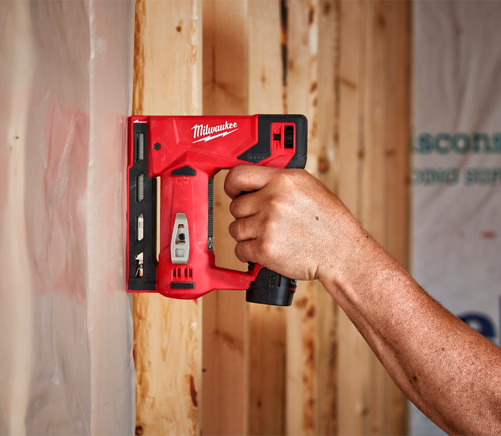 Capsator cu acumulator MILWAUKEE M12BST-0 140bat/min 12V-2