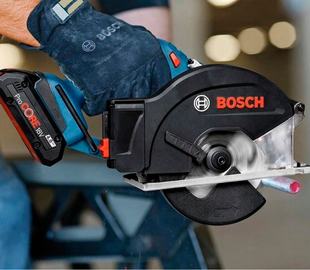 Fierăstrău circular cu acumulator BOSCH GKM 18V-50 136mm 18V 5Ah-2