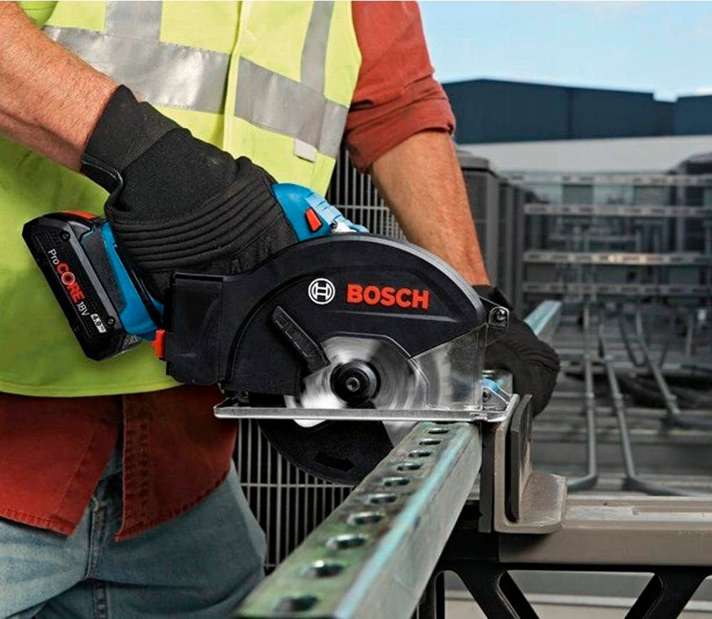 Fierăstrău circular cu acumulator BOSCH GKM 18V-50 136mm 18V 5Ah-3