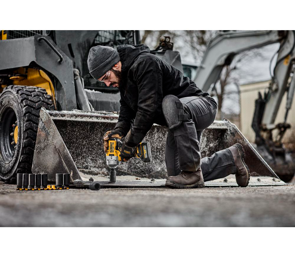 Mașină de înșurubat cu impact cu acumulator 18V (fără bat) DEWALT DCF961NT  2372Nm-7