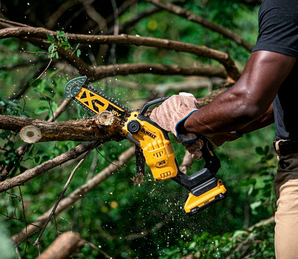 Цепная пила аккумуляторная (без АКБ) DEWALT DCMPS520N 200мм 18В-7