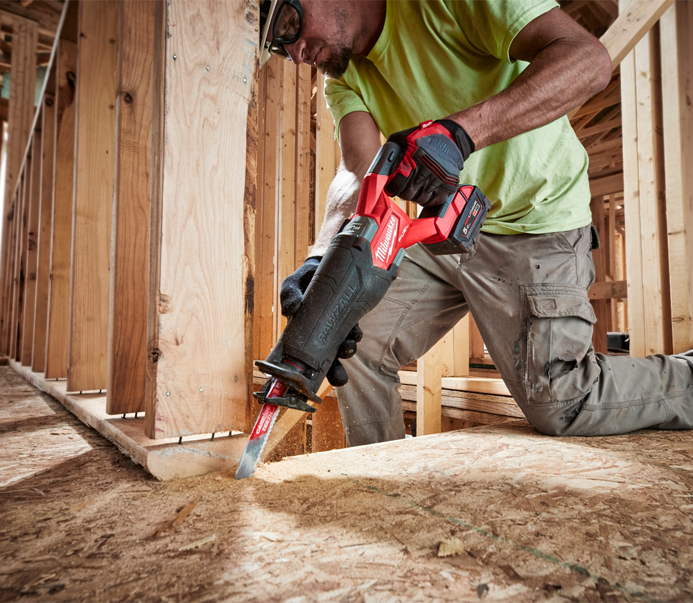 Fierăstrău sabie cu acumulator (fără bat) MILWAUKEE M18 FSZ-0 18V-8