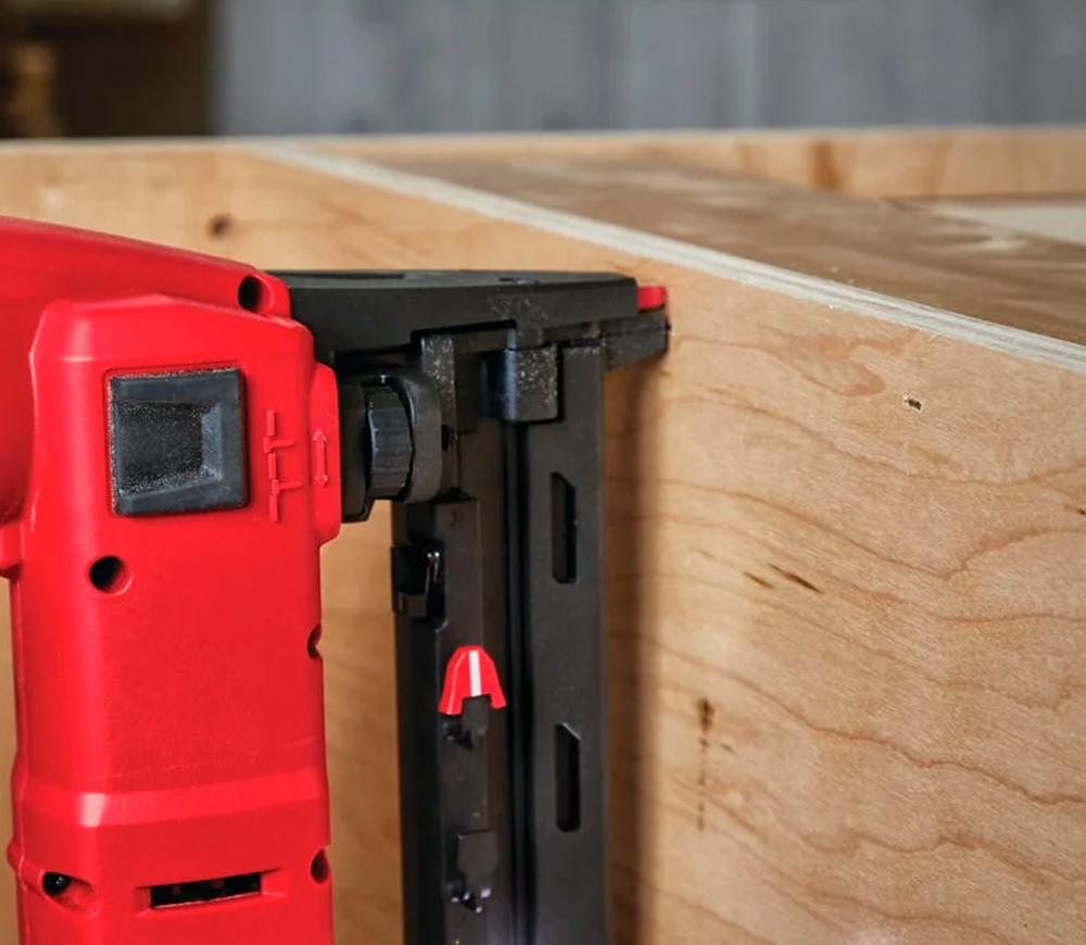 Capsator cu acumulator (fără bat) MILWAUKEE M18FNCS18GS-0X  900bat/min 18V-5